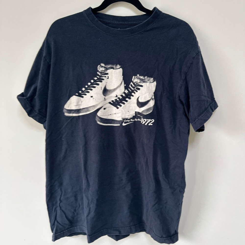 Nike - black retro shirt